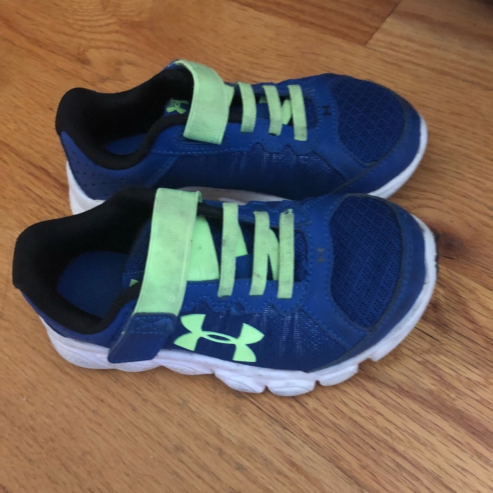 Little Boys Under Armour sneakers